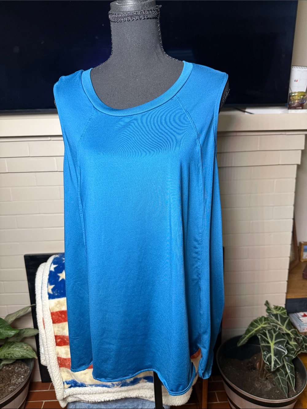 Sleeveless Scoop-Neck Tank in Bright Blue